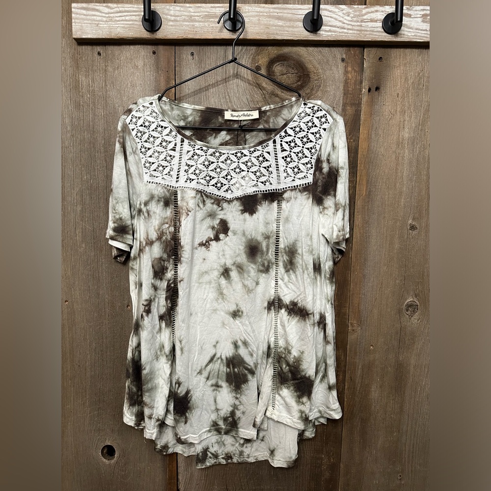 Amor Adore Lace Yoke Tie Dye Top in Olive Green Size Large